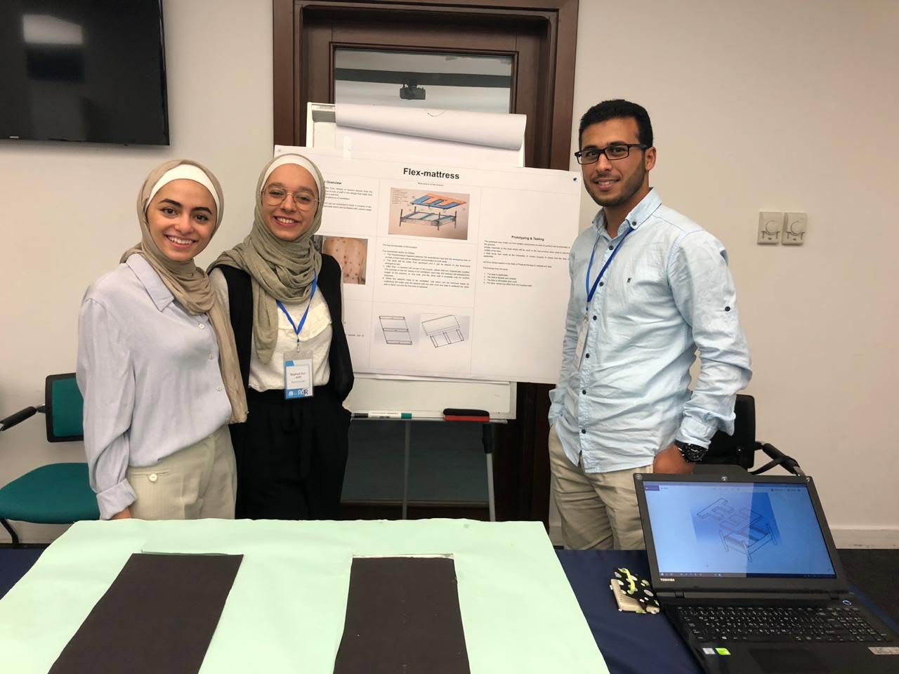 Presenting the Flex-mattress prototype, poster and CAD model at the end of the PAIR program